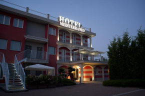 Гостиница Hotel Mediterraneo  Вилла-Кортезе